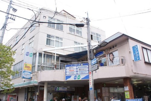 スーパー　コープ岡本（スーパー）まで805m