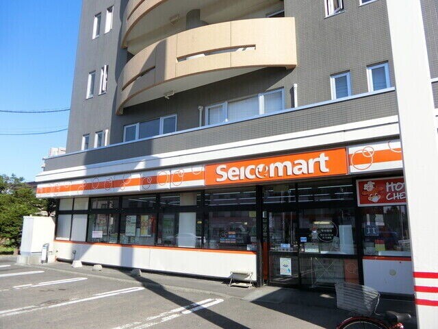 コンビニ　セイコーマート北12条東店（コンビニ）まで306m