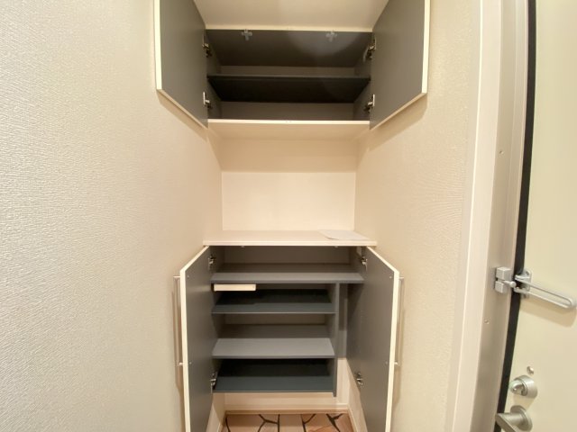 収納　シューズボックス