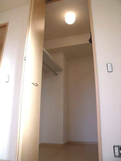 収納　ウォークインクローゼット