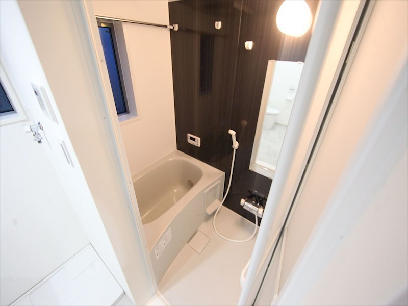 バス・シャワールーム　浴室暖房乾燥機付　追い焚き・オートバス機能付お風呂