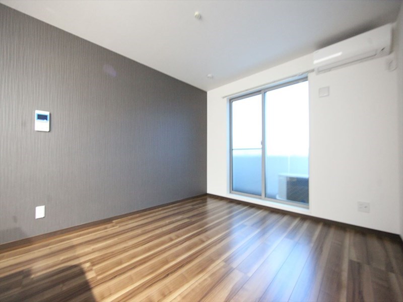 その他部屋・スペース　洋室11帖　2面採光　エアコン完備　南面バルコニー