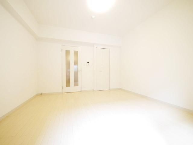 居室・リビング　★洋室約８．１帖！★