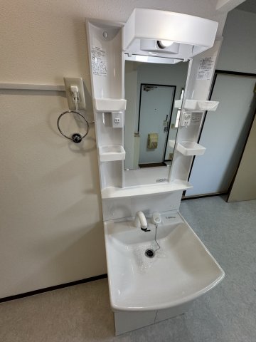 洗面設備　退去前につき、前回募集時のお写真です。