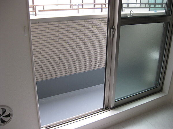 バルコニー　（別タイプ参考写真）アミル中十条　北区中十条3