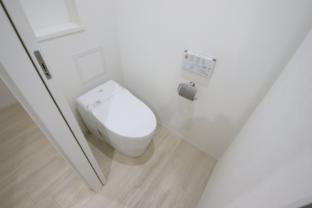 トイレ　※別室の参考写真の為、現況優先です。