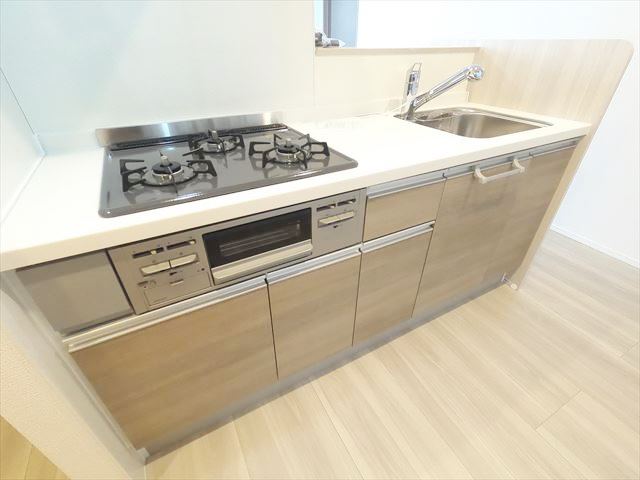 キッチン　人気のカウンタータイプ、お料理のしやすい大型システムキッチン