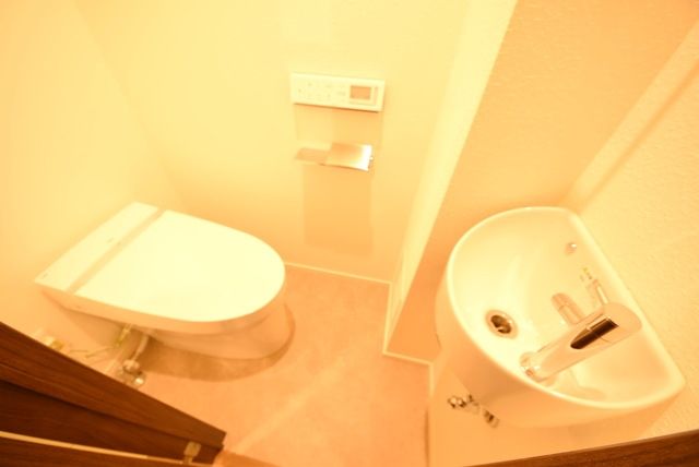 トイレ　★洗浄機付きの洋式トイレです★