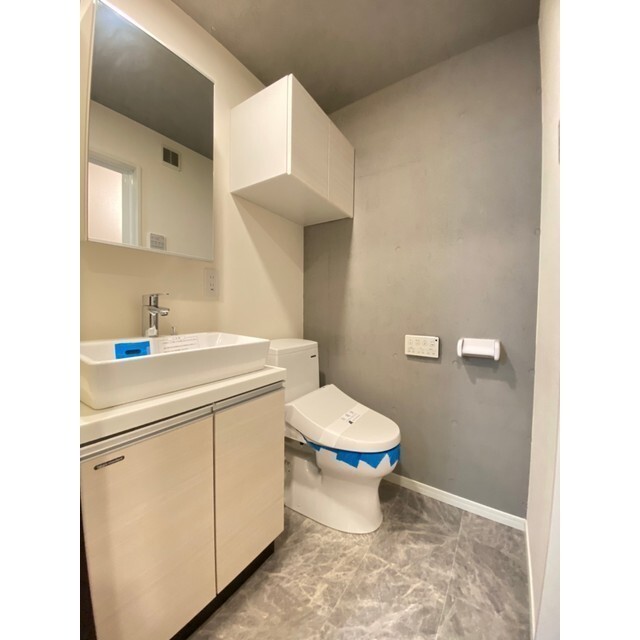 トイレ　明るい室内です