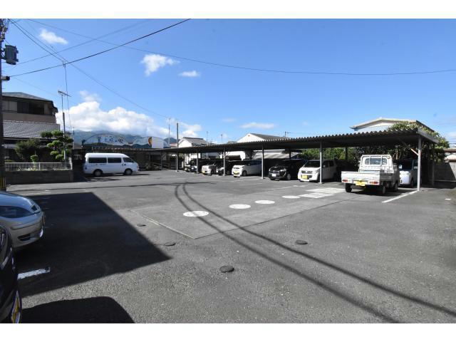 駐車場　駐車場