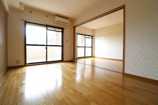 居室・リビング　広々としたリビングです。