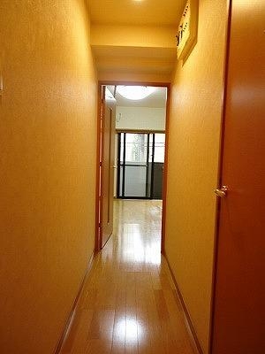 玄関　※別部屋参考写真