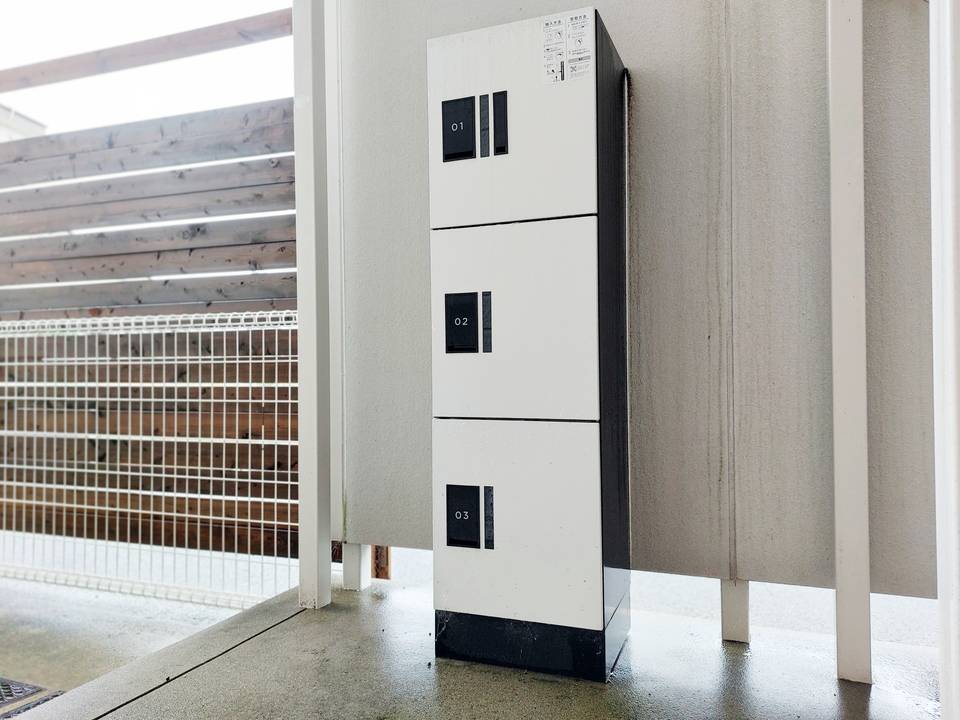 エントランス　宅配ボックス