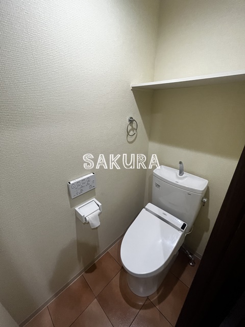 トイレ　嬉しい温水洗浄便座♪