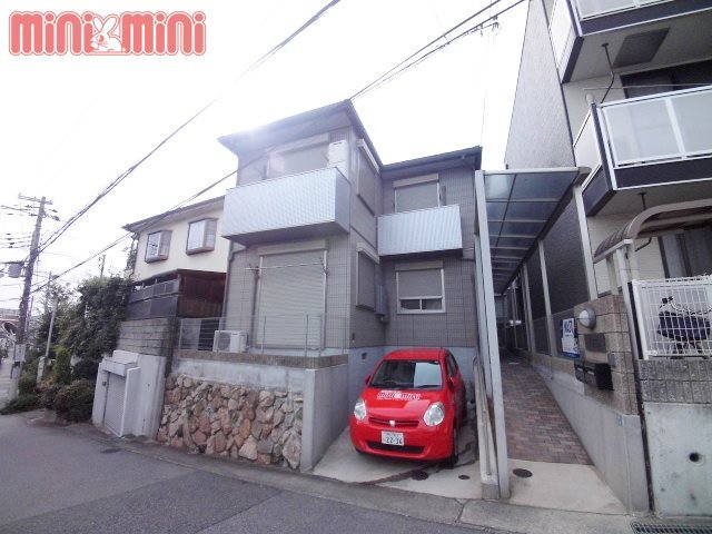 建物外観　ワンフロアー１戸の建物です