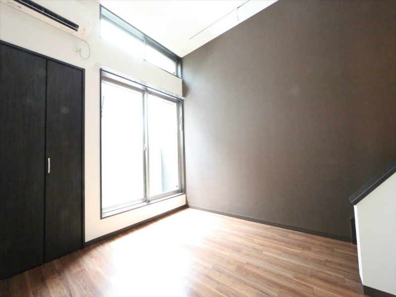 バルコニー　洋室7.02帖　ロフト6.5帖　同物件別号室写真