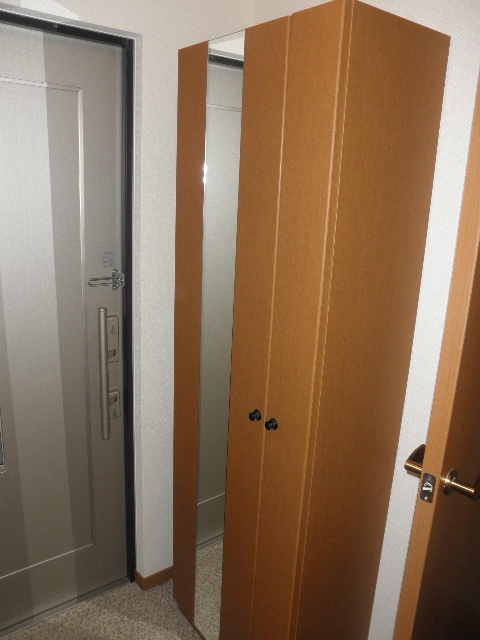 玄関　※別部屋写真、現状優先