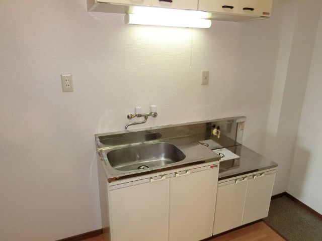 キッチン　同型の部屋の写真を使用しております。