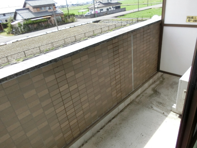 バルコニー　同型の部屋の写真を使用しております。