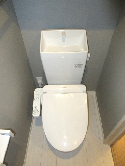 トイレ　トイレ温水洗浄便座付き