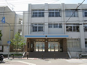 小学校　大阪市立梅香小学校（小学校）まで656m