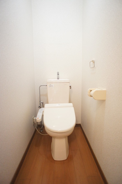 トイレ　バストイレ別なので毎日快適にお過ごしいただけます♪