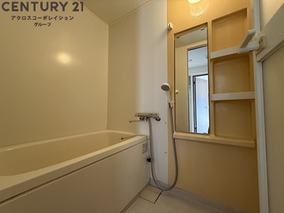 バス・シャワールーム　シンプルで機能的なユニットバスです！