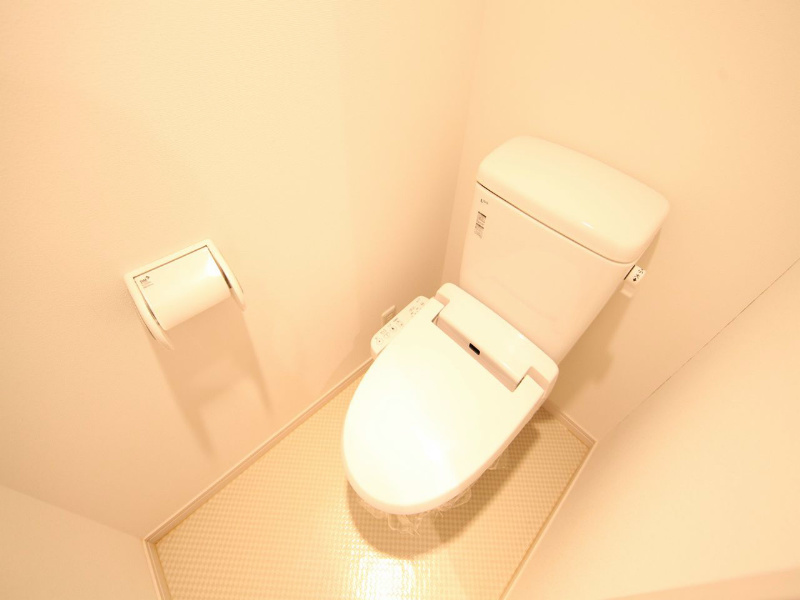 トイレ　温水洗浄暖房便座付トイレ