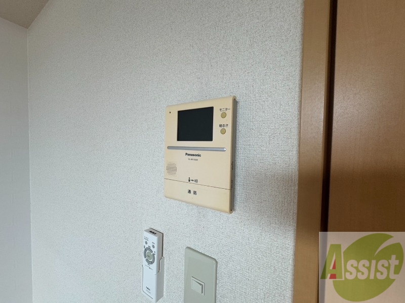 セキュリティ　ＴＶモニター付インターホンです。来客者の顔が見えるので安心！