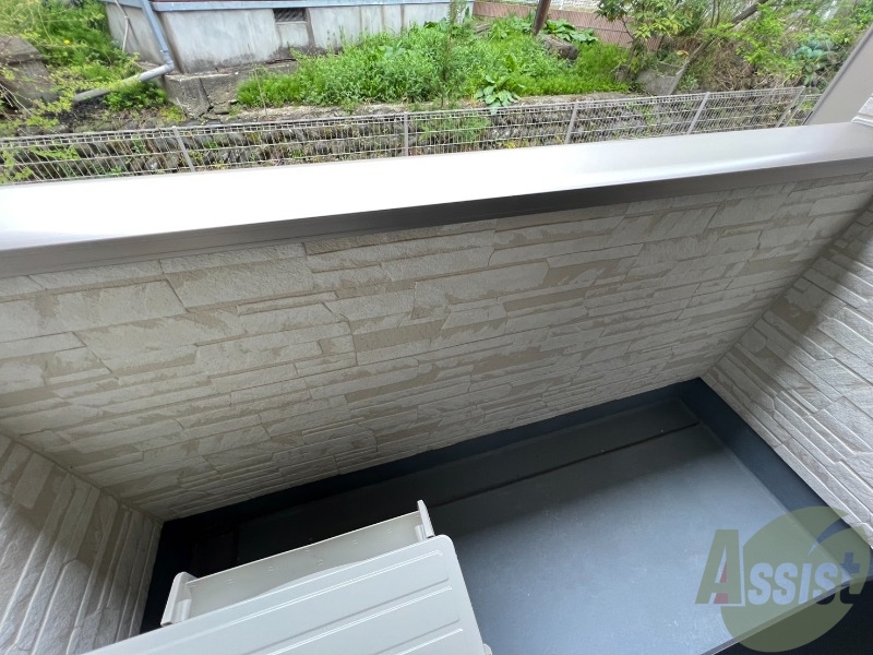 バルコニー　バルコニーを撮影しました。洗濯物を干すのに十分な広さです。