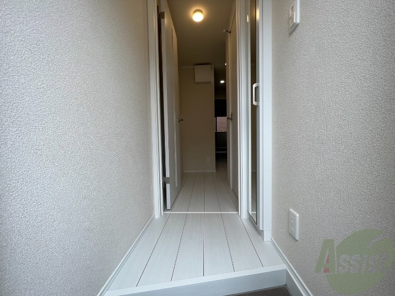 玄関　玄関を撮影しました。明るい印象となっております。