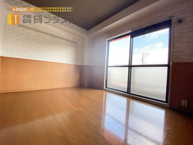 居室・リビング　明るいお部屋です。