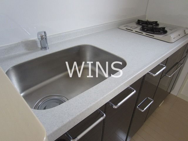 キッチン　※同タイプの別部屋参考写真です。