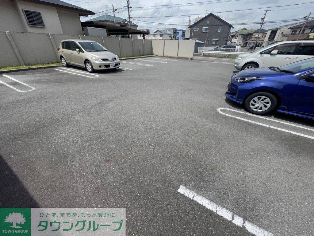 駐車場　駐車場