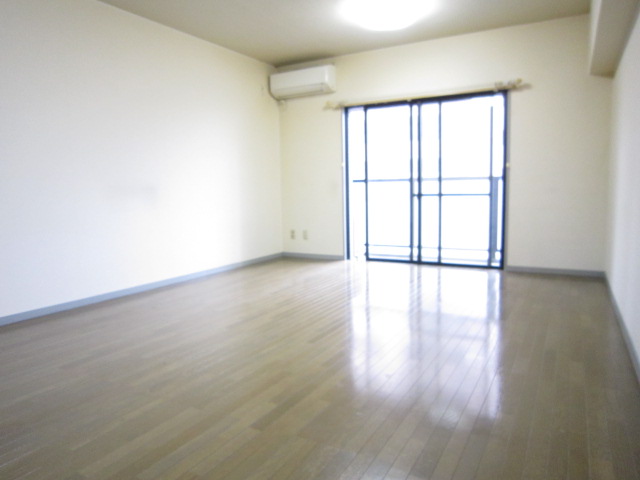 居室・リビング　ゆったり過ごせるリビングです