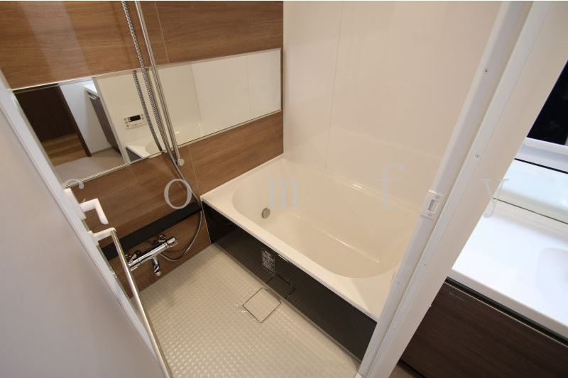 バス・シャワールーム　追炊き・浴室乾燥機付きバス