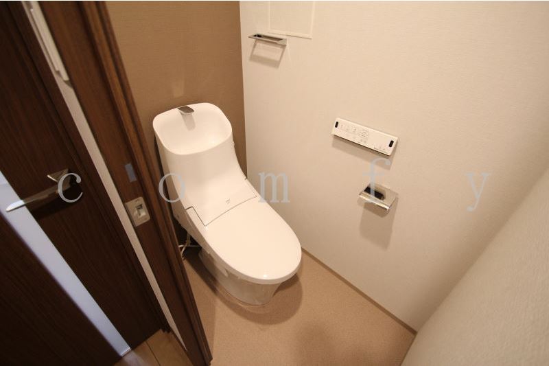 トイレ　ウォシュレット付きトイレ