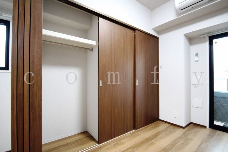 収納　幅のあるクローゼット