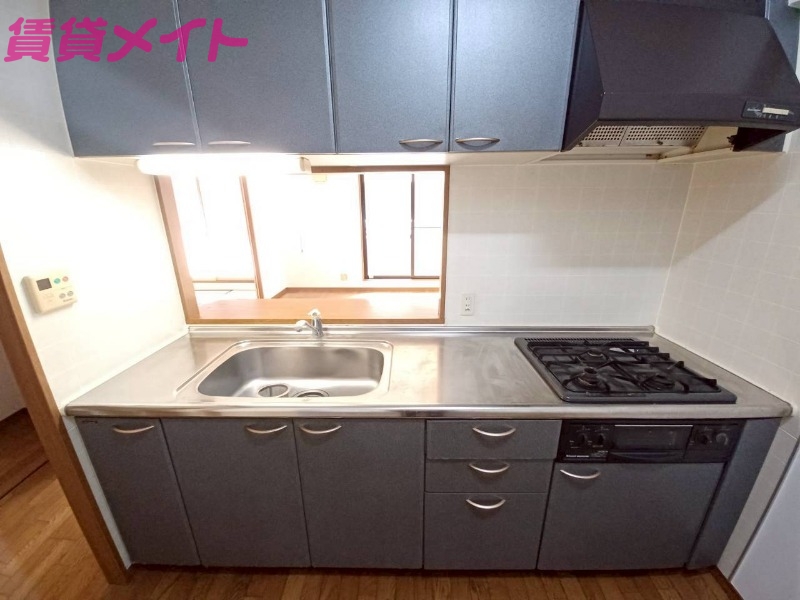キッチン　別部屋参照。現状優先となります。
