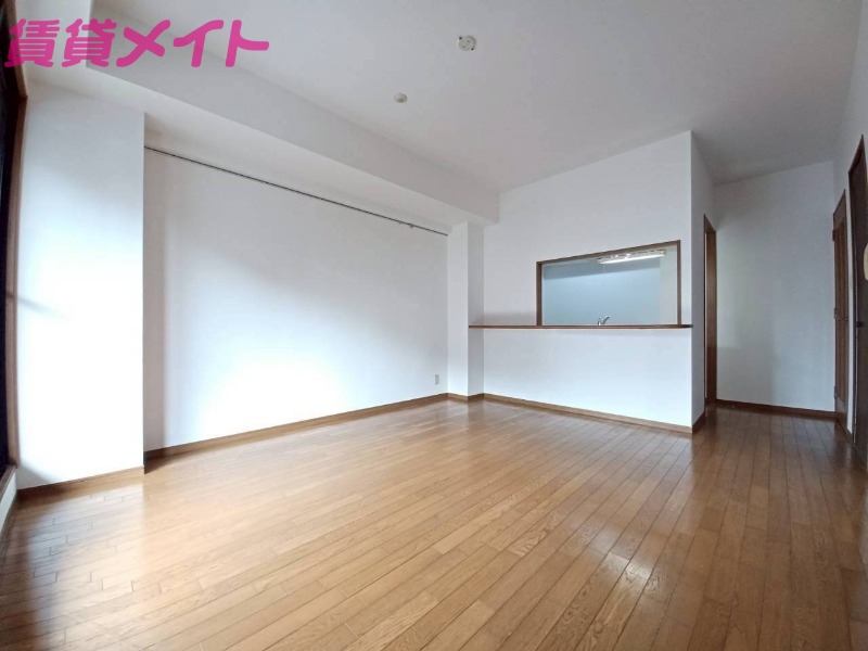 居室・リビング　別部屋参照。現状優先となります。