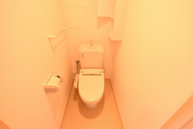 トイレ　温水洗浄便座付き☆