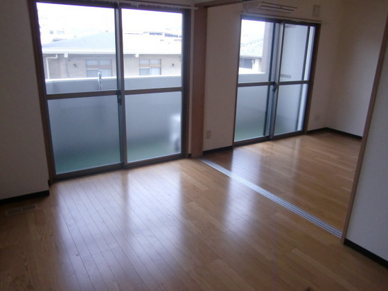 居室・リビング　※別部屋の写真です