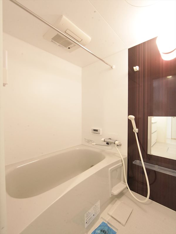 バス・シャワールーム　浴室暖房乾燥機付　追い焚き機能付お風呂