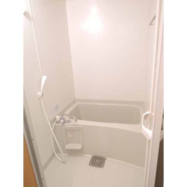 バス・シャワールーム　清潔感のあるお風呂です♪