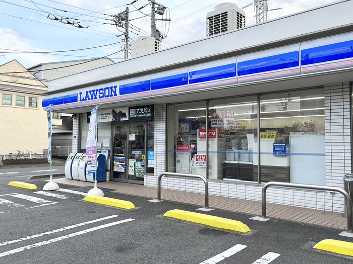コンビニ　ローソン港北樽町店（コンビニ）まで175m