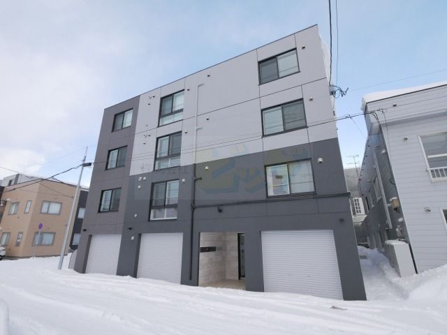 建物外観　★エアコン付きのデザイナーズ仕様のお部屋です♪★