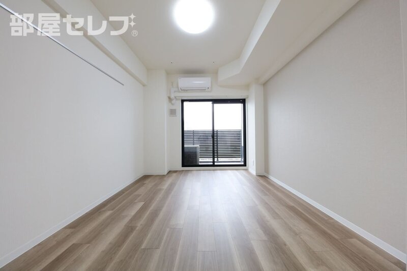 居室・リビング　１２０２号室写真