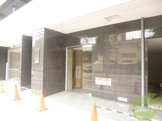 エントランス　分譲築浅マンションです。