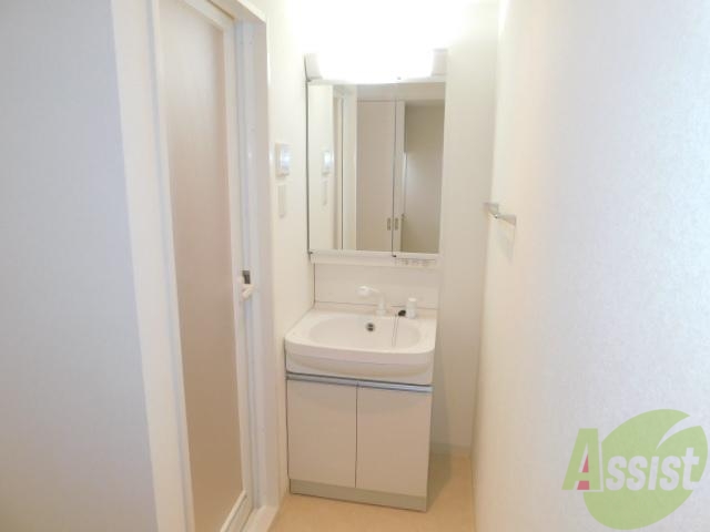 洗面設備　洗面所独立しています。