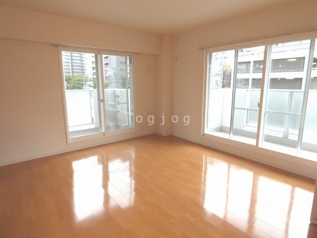 居室・リビング　同タイプ別階床色違い参考写真